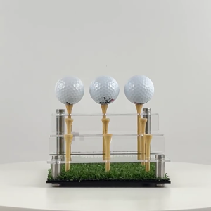 Hiện đại bóng gôn lưu trữ đứng cho 9 quả bóng làm nổi bật tầng Acrylic xây dựng và thực tế cỏ trình bày