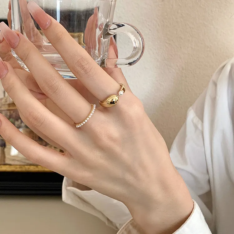 Amazon.com : YERTTER Set of 5 Personality Ring Set Open Ring Index Finger  Ring Chain Buckle Joint Ring Retro Mid Rings for Women and Girls (Gold) :  Beauty & Personal Care