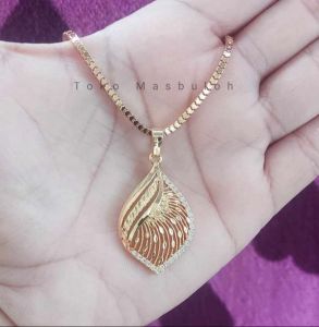 Kalung Milano Kaca Dan Liontin Motif Ekor Merak Perhiasan Wanita