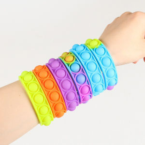 Fashion IT Cheap Budget Push Popular Bubble Sensory Rainbow Bracelet Toy Boys and Girls