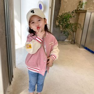 WANDER เสื้อคาร์ดิแกนเด็ก เสื้อกันหนาวเด็กผู้หญิง การออกแบบที่สะดวกสบาย แจ็คเก็ตเครื่องแบบเบสบอลฤดูใบไม้ร่วงของเด็กผู้หญิงกำมะหยี่หนาเสื้อแจ็คเก็ตติดกระดุมหลวม241122