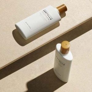 SKIN1004 Madagascar Centella Air-Fit Suncream Plus SPF50+ PA++++ 50ml – Soothes Redness Blocks 99% UV Rays Delivers a Natural Tone-Up Effect for Daily Wear