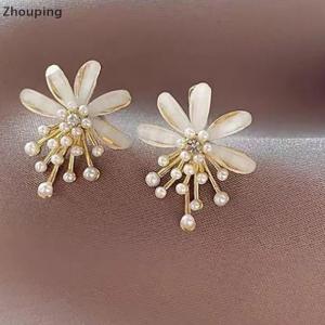 【ZP】Cute ต่างหูพู่ไข่มุกดอกไม้แฟชั่นสำหรับผู้หญิงเครื่องประดับงานแต่งงานเครื่องประดับงานปาร์ตี้