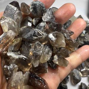 0356-COMBO NĂM VIÊN THẠCH ANH KHÓI ( THIÊN NHIÊN ) LẤY NGẪU NHIÊN .