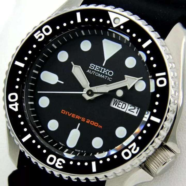 S31k0 Aut0mat1c 2OOM D1v3rs Wat3r Res1stant Day&Date D1sp1ay A11 B1ack Rubber Strap Watch f0r M3n(Fr3e B0x)