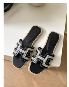 [Free Shipping] H-type 2026 summer new fashion versatile flat open-toe color-blocked beach sandals