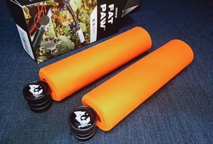 Poignées VTT Wolf Tooth Fat Paw Silicone - Confort Extra Large Noir 135mm