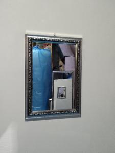 cermin mini uk 20x30 "putih ukir/cermin gantung/cermin rias/cermin dinding/miror