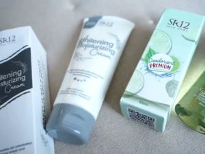 SR12 PAKET NAGITA SLAVINA / WHITENING MOISTURIZING CREAM / DEODORANT SPRAY / MENJAGA KELEMBABAN KULIT / MENCERAHKAN KULIT