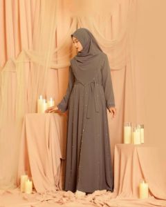Set Gamis Wanita Dan Hijab Syari Mix Swarovski Mewah Elegan Terbaru Untuk Lebaran 2025