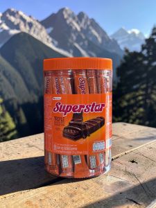 BÁNH XỐP SOCOLA SUPERSTAR HŨ 375G (30 THANH)