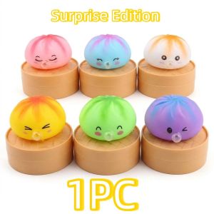 YUDESHUI 1pc với Steamer Đồ chơi giảm căng thẳng hình bánh bao Mềm mại Màu sắc cầu vồng Đồ chơi bóp giảm căng thẳng Đồ chơi giảm căng thẳng Hộp Mù Để Giảm Căng Thẳng Và Lo Âu