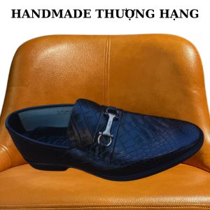 Giày lười da bò nam mã k116giày da nam cao cấpsản phẩm được sản xuất theo phương thức thủ công tỉ mỉ và tinh xảohàng việt namchất lượng thượng hạngchất liệu da bò nhập khẩu màu đennâuxanh navy.