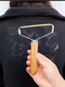 1pc Portable Manual Hair Remover - Double-Sided Fabric Shaver Suitable for Sweaters Coats andHair  Durable Wooden Handle  Suitable for Sofa Bedroom