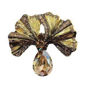 Beautiful Gingko Leaf Pins Metal Brooches Fun Unique Badges Alloy Texture Suitable for Party and Everyday Use