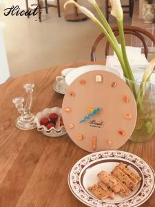 FFBH DIY Simulated Bread Scale Silent Clock Wooden Living Room Household Wall Hanging Clock Watc Desk Clock Home Decoration 4P7H5