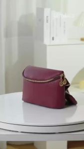 Mumu 4084 Easy Access Top Open Spacious Compact Soft Touch Chic Everyday Use Crossbody Chest Bag