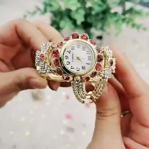 Tiktok Fashion Luxury Diamond Women celet Watches Opening Bangle Ladies Quartz Watches
