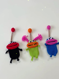 Cartoon Pull-Out Car Keys Cases Sausage Mouth Monsters Knitted Keys Protective Sleeve Funny Keys Bag Pouch for Women Men