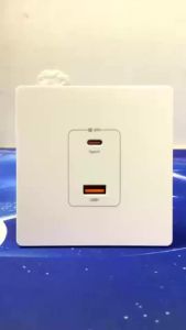 [READY STOCK] 20W PD + USB Dual Port Fast Charging Wall Socket
