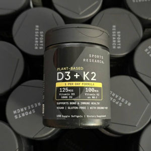 Thực Phẩm Bổ Sung SPORTS RESEARCH VITAMIN D3 + K2 - - Hỗ trợ hệ miễn dịch khỏe mạnh tăng sức đề kháng. - Cải thiện chức năng cơ bắp. - Có thể hỗ trợ sức khỏe tim mạch.