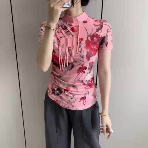 AMMIN 2025 Summer New Retro Lace-up Plate Buckle Stand Collar Design High-Grade Short Sleeve Floral Print T-shirt Womens New Chinese Ethnic Style Pink Classical Elegant Blouse