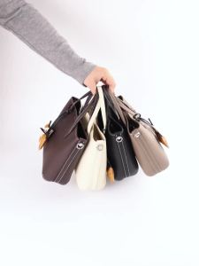Genuine Cowhide LeatherTote Bag for Women Pebbled Leather Bucket Bag with Horse Charm Luxury Designer Patchwork Handbag2026
