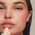 Sunnies Face Lip Glaze [Peptide Lip Treatment]. 