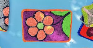 Thảm chùi chân hình bông hoa PHPSG giao ngẫu nhiên không chọn size 40x60cm