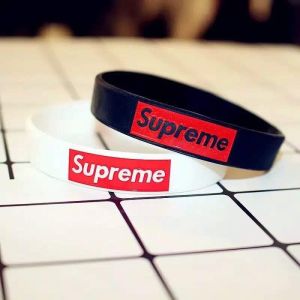Gelang Fashionable & Nyaman: Supre me 1Pcs Korean Fashion Silicone Band For Couple Men Women Fashion Rubber Bracelet