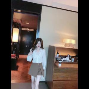 Ammin Áo Áo Ren Thêu tai thêu hoa cổ chữ V dễ phối cho dáng rộng dài tay nữ mùa xuân 2024 phong cách Hàn Quốc dáng rộng dễ phối áo ren thêu tai bằng gỗ dễ phối thoải mái đi làm dễ phối