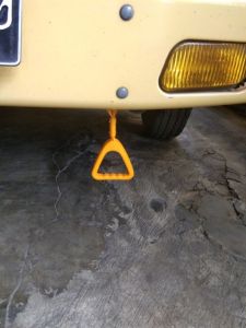 Malang Roofrack Handel Gantungan Busway Handle Grip Pegangan Gandulan Busway Gandulan Pengaman Bus Retro Truck Jeep Pik Up Gantungan Busway\r\n\r\nBismillahirrahmanirrahim\r\n\r\n Apa Itu Malang Roofrack Handel?\r\n\r\nMalang Roofrack Handel adalah aksesoris untuk kendaraan seperti Jeep, pik up, truk, dan bus. Produk ini berfungsi sebagai pegangan gandulan busway yang kuat dan aman bagi penumpang. Produk ini memiliki warna kuning dan tersedia dalam harga terjangkau.\r\n\r\n Spesifikasi Produk\r\n\r\nMalang Roofrack Handel dirancang dengan kualitas tinggi dan ketahanan yang baik. Produk ini cocok digunakan di berbagai kendaraan seperti bus, busway, truk, dan lainnya. Harga yang tertera adalah untuk 1pcs.\r\n\r\n Keunggulan Produk\r\n\r\nProduk ini merupakan tipe original dan bukan KW2 seperti yang beredar di pasaran. Malang Roofrack Handel jaminan kokoh dan kuat serta pastinya harga terjangkau.\r\n\r\n Cara Menggunakan Malang Roofrack Handel\r\n\r\nBerikut adalah langkah-langkah instalasi dan tips penggunaan Malang Roofrack Handel dengan aman.\r\n\r\n Langkah-langkah Instalasi\r\n\r\n1. Pastikan kendaraan Anda sudah berhenti dengan aman dan mati.\r\n2. Bersihkan area yang akan dipasang Malang Roofrack Handel.\r\n3. Pasang Malang Roofrack Handel sesuai dengan petunjuk pemasangan yang diberikan.\r\n4. Periksa kembali untuk memastikan Malang Roofrack Handel sudah terpasang dengan baik.\r\n\r\n Tips Menggunakan Malang Roofrack Handel dengan Aman\r\n\r\n1. Selalu gunakan Malang Roofrack Handel saat berada di dalam kendaraan.\r\n2. Jangan menarik atau mendorong Malang Roofrack Handel dengan kekuatan yang berlebihan.\r\n3. Periksa Malang Roofrack Handel secara berkala untuk memastikan keamanannya.\r\n\r\n Kelebihan Malang Roofrack Handel\r\n\r\nMalang Roofrack Handel memiliki beberapa kelebihan seperti harga terjangkau, kualitas dan ketahanan produk yang baik.\r\n\r\n Harga Terjangkau\r\n\r\nMalang Roofrack Handel tersedia dengan harga terjangkau, sehingga dapat dijangkau oleh berbagai kalangan.\r\n\r\n Kualitas & Ketahanan Produk\r\n\r\nMalang Roofrack Handel dirancang dengan kualitas tinggi dan ketahanan yang baik, sehingga dapat digunakan dalam jangka waktu yang lama.\r\n\r\n Kesimpulan & Rekomendasi\r\n\r\nMalang Roofrack Handel adalah aksesoris kendaraan yang aman dan nyaman bagi penumpang. Produk ini cocok digunakan di berbagai kendaraan seperti Jeep, pik up, truk, dan bus.\r\n\r\n Manfaat Malang Roofrack Handel\r\n\r\nManfaat menggunakan Malang Roofrack Handel adalah penumpang dapat merasa aman dan nyaman saat berada di dalam kendaraan.\r\n\r\n Saran Penggunaan\r\n\r\nSaran penggunaan Malang Roofrack Handel adalah selalu gunakan produk ini saat berada di dalam kendaraan dan periksa secara berkala untuk memastikan keamanannya.