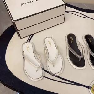 [Free Shipping] One pair of womens flip-flops jelly transparent sandals hard-soled plastic fashionable non-slip thick-soled