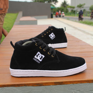 SEPATU DC / DC SHOES / SNEAKERS PRIA / SEPATU SEKOLAH / SEPATU KERJA / SNEAKERS PRIA TERBARU / SEPATU JALAN / SEPATU HITAM  sepatu casual