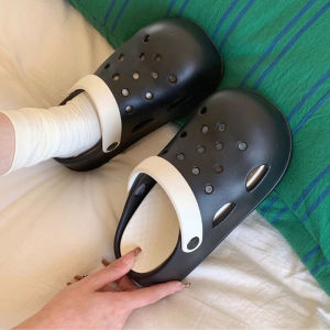 LHMonday มาใหม่ พร้อมส่ง รองเท้าแตะหัวโต สไตล์มินิมอล ทรงใหม่ สวยเก๋ ไม่ซ้ำใคร สีทูโทนมีให้เลือกหลากหลายสี วัสดุยางอย่างดี ทนทาน ใส่ได้ทั้งแบบสวมและรัดส้น บอกเลยว่าคุ้มมม