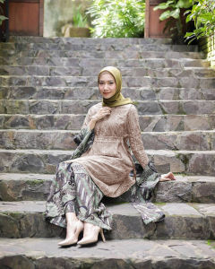 premium batik couple MECCA 4 Sarimbit Batik couple modern Sogan Baju couple batik kebaya terbaru couple pasangan terlaris murah terlengkap LIDYA COUPLE