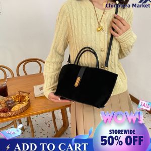 Chic Womens Leather Shoulder Bag with Adjustable Strap Spacious Crossbody Bag for Daily Use