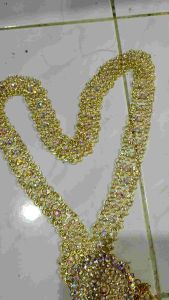 Kalung Pengantin Pria Gold: Karset Elegan untuk Pernikahan Formal