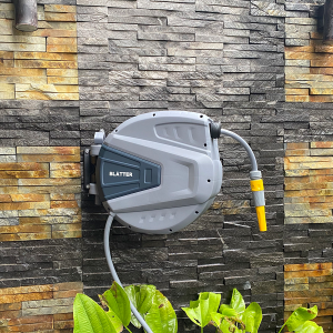 Bộ vòi tưới cây rút dây tự động Blatter