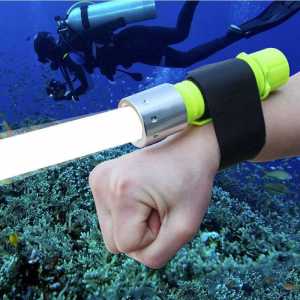 Senter Selam diving renang Plus Pengikat Tangan Wrist Band Light Diving Flashlight Anti Air Murah
