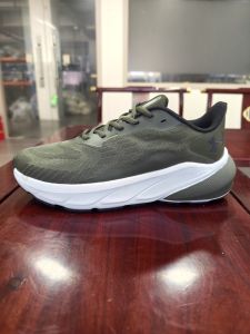 Under Armour 8809UA Turbulence 3 Breathable Casual Sports Running Shoes in Classic Color Scheme-white and black