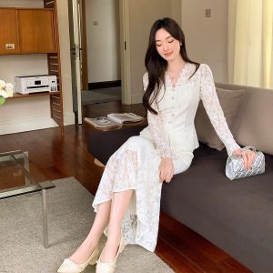 แฟชั่นแขนยาวลูกไม้ท็อปส์ซูกระโปรงชุดผู้หญิงใหม่หรูหราแสงบางเย็บลูกไม้คอวีเสื้อเชิ้ตชุดกระโปรงยาว