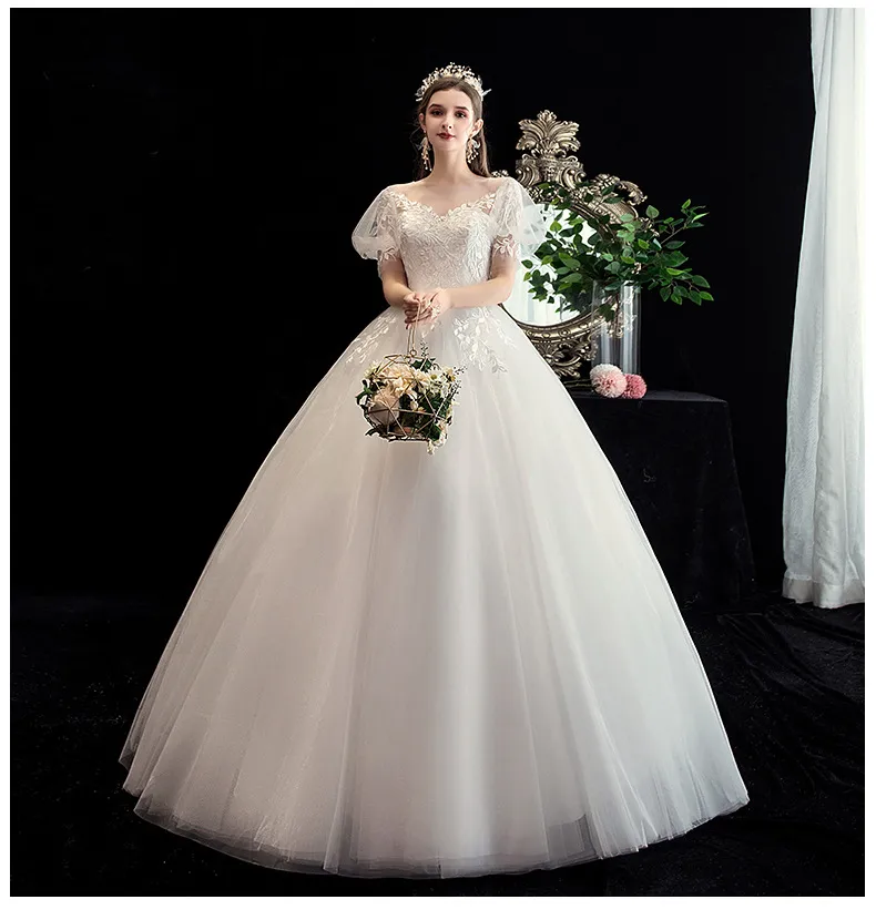 Top 20 mẫu váy cô dâu mặc tiếp khách đẹp sang gọn gàng2024 - Áo Dài NiNi