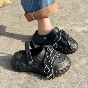 Lilyshoes รองเท้ามีรูรองเท้าแตะพื้นหนาแฟชั่นใส่ออกไปข้างนอกสำหรับฤดูร้อนของผู้หญิงรองเท้าแตะชายหาดสำหรับผู้ชายและผู้หญิงอินเทรนด์สำหรับวัยรุ่น