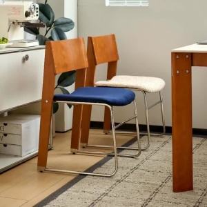 FFBH Metal Nordic Distressed Dining Chair Creative Soft Comfortable Flannel Fabric Dining Chair Arc Wooden Backrest Luxury Home Decor B8T9H