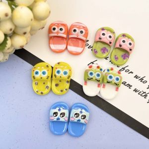 TESDFD 1 pair Miniature Miniature Slippers Dollhouse Pretend Play Toys Cartoon Slipper Cartoon Slipper Model Dolls DIY Decor Crafts Toy Model Simulation Slippers Doll House Accessories