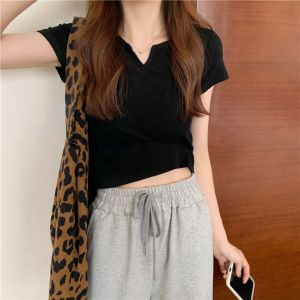 Áo phông nữ tay ngắn phong cách croptop cổ chữ V cá tính Áo thun nữ cotton ôm dáng đẹp và trẻ trung MODA  T001