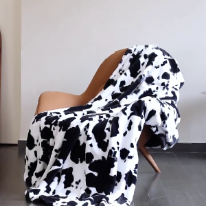 Cow Print Throw Blanket Soft Flannel Cozy Cow Blankets Adults Lightweight Fuzzy Cow Blankets for Couch Sofa Bed Office