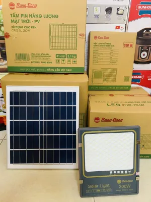 Đèn LED chiếu pha năng lượng mặt trời 200W Rạng Đông Model: CP03.SL 200W - 1 đổi 1 trong vòng 12 tháng (chính hãng)