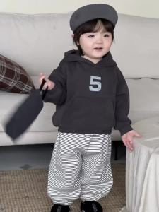 Childrens clothing 2025 Autumn and winter baby winter clothing set for boys custom-made hooded sweatshirt and striped pants set